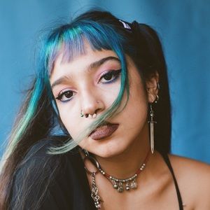 Meet your Posher, Molly